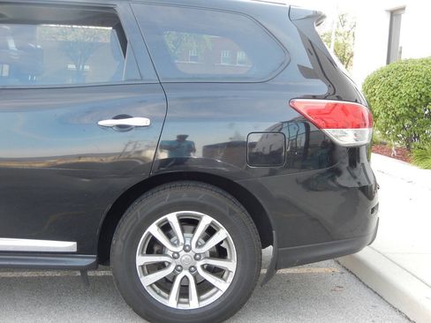 Used 2014 Nissan Pathfinder SL w/ SL Premium Package AWD/4WD image 14