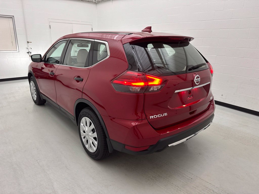 Used 2017 Nissan Rogue S FWD image 4