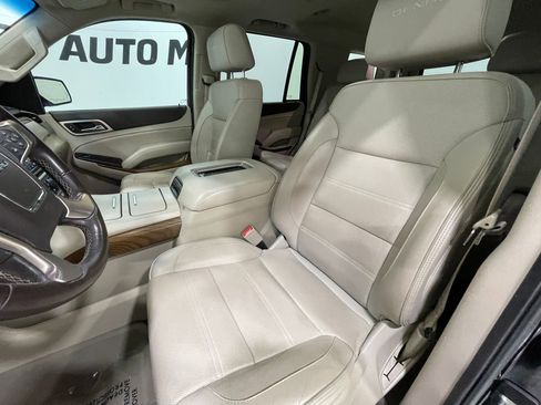 Used 2020 GMC Yukon Denali w/ Denali Premium Package image 15