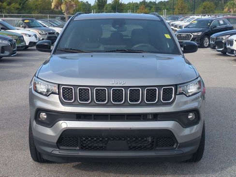 Used 2024 Jeep Compass Latitude AWD/4WD image 9