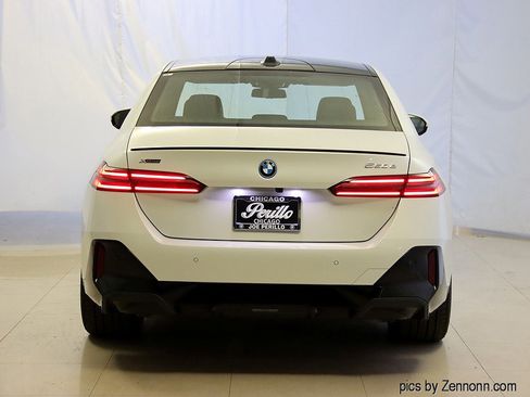 Used 2026 BMW 550e xDrive w/ Executive Package image 9