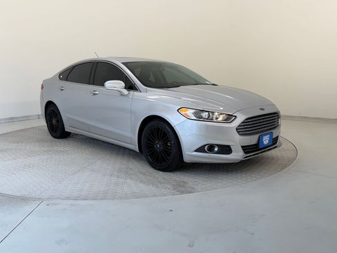Used 2016 Ford Fusion SE w/ Equipment Group 202A image 6