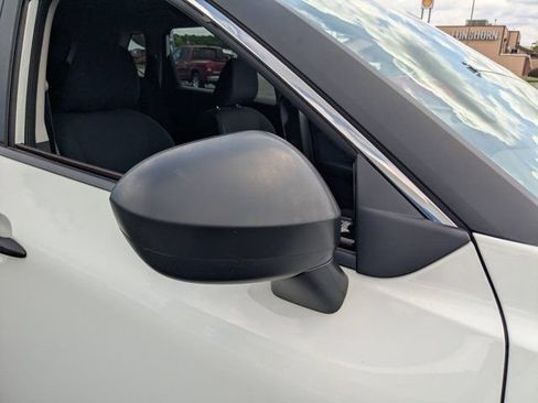 Used 2023 Nissan Rogue S FWD image 12