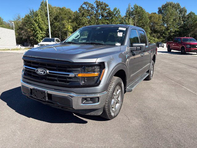 Used 2025 Ford F150 XLT w/ Equipment Group 301A Standard AWD/4WD image 3