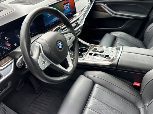 Used 2026 BMW X7 xDrive40i AWD/4WD image 9