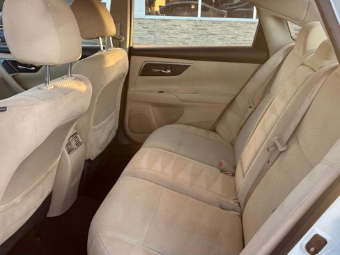 Used 2015 Nissan Altima 2.5 SV w/ Convenience Package image 18