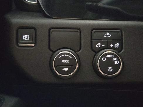 Used 2025 Chevrolet Silverado 1500 LT w/ Texas Edition Plus image 24