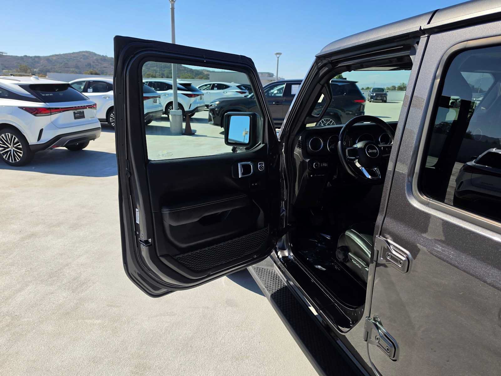 Used 2022 Jeep Wrangler Unlimited Sahara w/ Cold Weather Group AWD/4WD image 19