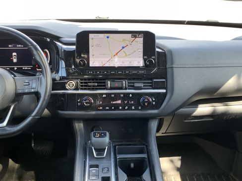 Used 2022 Nissan Pathfinder Platinum w/ Cargo Package FWD image 31