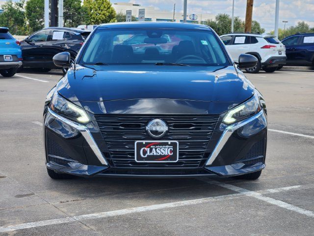 Used 2024 Nissan Altima 2.5 SV FWD image 2