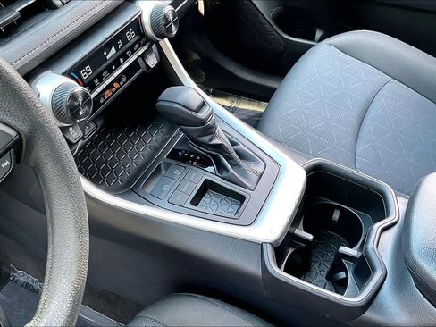 Used 2024 Toyota RAV4 XLE w/ Convenience Package FWD image 15