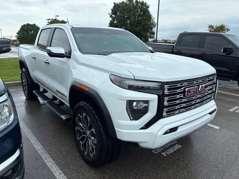 Used 2024 GMC Canyon Denali AWD/4WD image 2