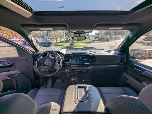 Used 2022 Chevrolet Silverado 1500 ZR2 w/ Technology Package image 12