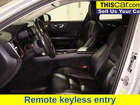 Used 2021 Volvo S60 T5 Momentum w/ Premium Package image 20