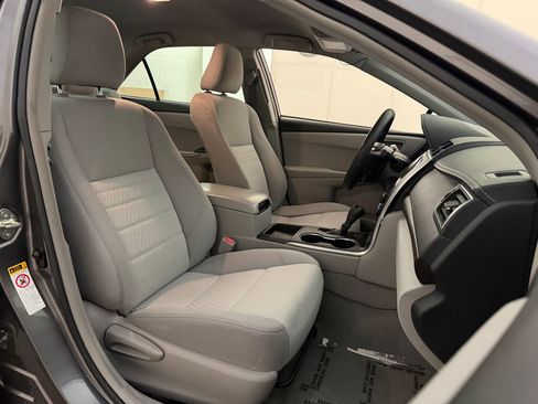 Used 2016 Toyota Camry LE FWD image 28