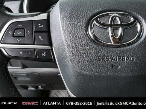 Used 2024 Toyota Highlander XSE FWD image 9