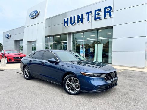 Used 2023 Honda Accord EX image 8