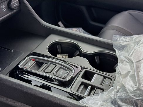 Used 2025 Honda Pilot EX-L image 16