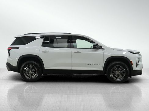 Used 2024 Chevrolet Traverse LT FWD image 6