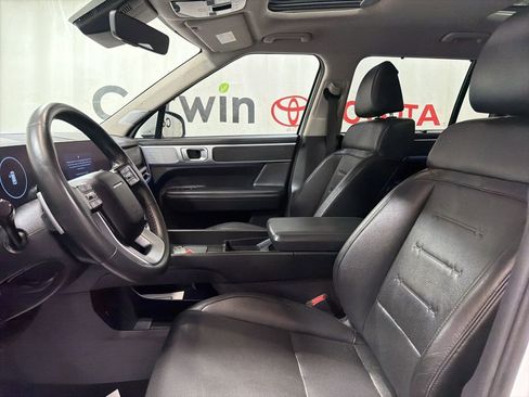 Used 2025 Hyundai Santa Fe Limited AWD/4WD image 25