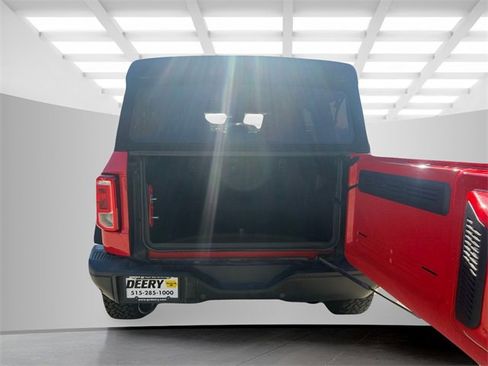 Used 2022 Ford Bronco Black Diamond image 9