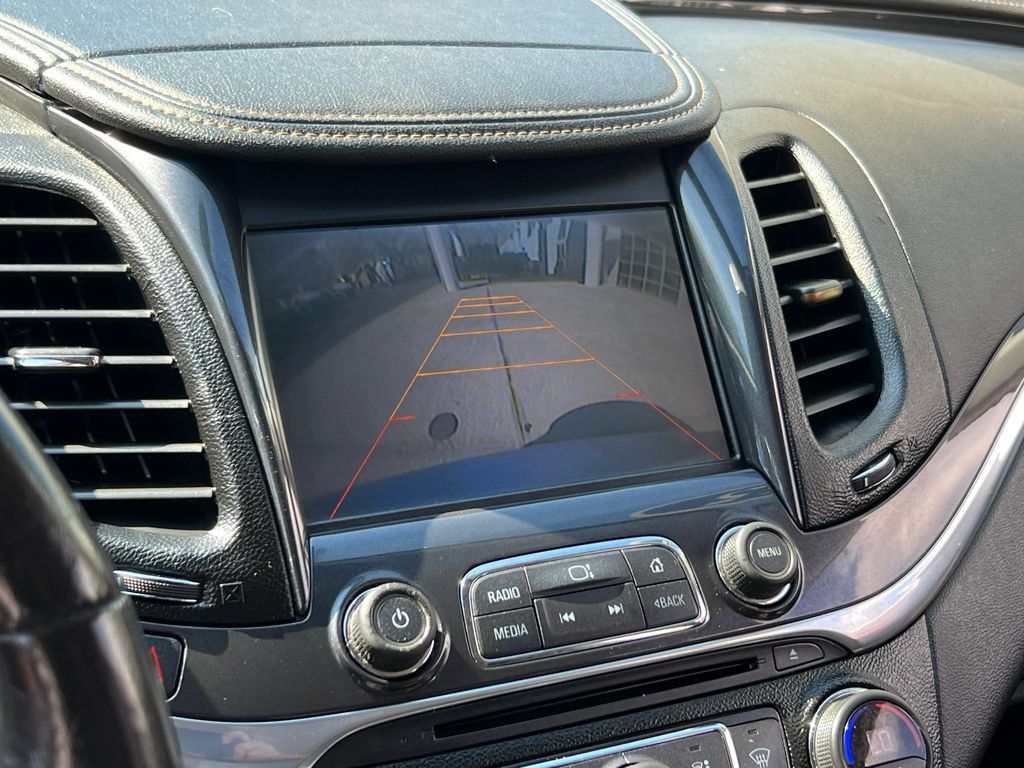 Used 2015 Chevrolet Impala LT w/ Convenience Package FWD image 33