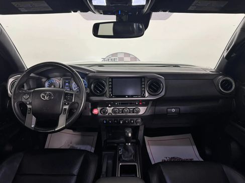 Used 2022 Toyota Tacoma TRD Off-Road w/ TRD Premium Off Road Package AWD/4WD image 11