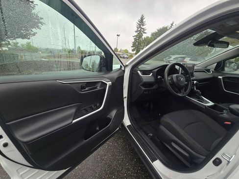 Used 2024 Toyota RAV4 LE AWD/4WD image 20