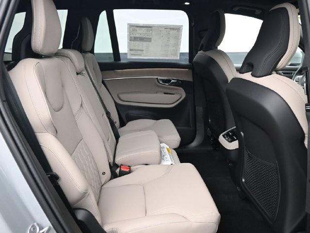 New 2026 Volvo XC90 B6 Plus w/ Protection Package Premier AWD/4WD image 13