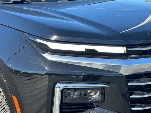 Used 2025 Chevrolet Traverse High Country w/ LPO, Floor Liner Package AWD/4WD image 45