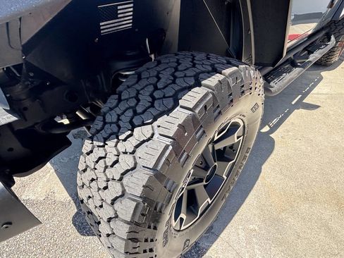 Used 2015 Jeep Wrangler Unlimited Rubicon AWD/4WD image 40