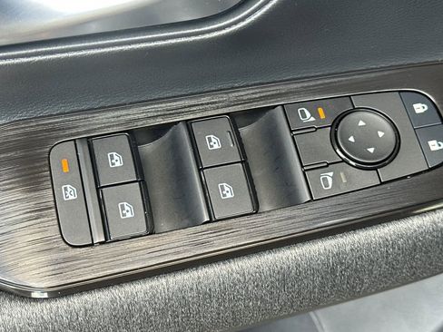 New 2026 Nissan Kicks SV AWD/4WD image 13
