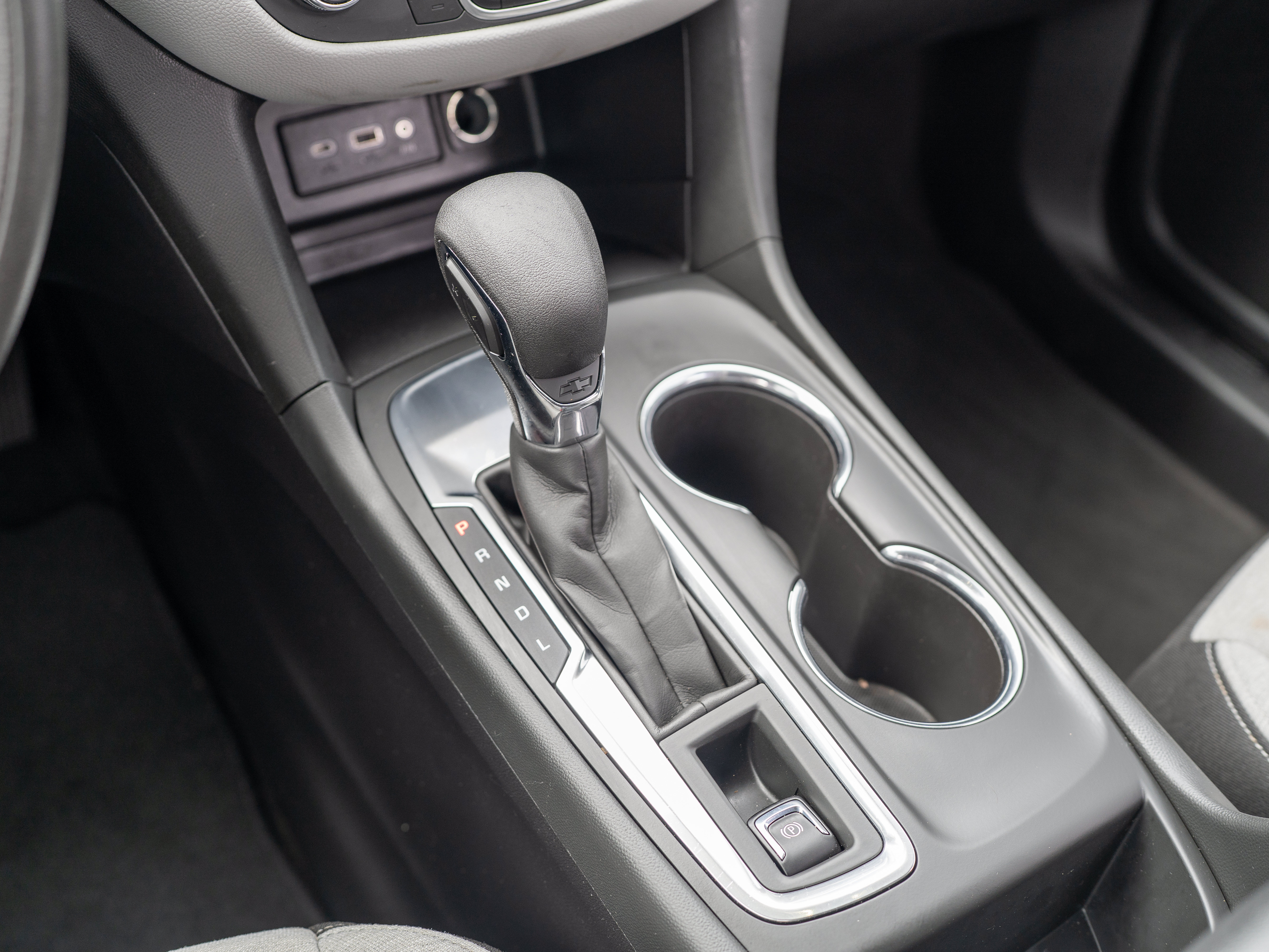 Used 2022 Chevrolet Equinox LS w/ LS Convenience Package FWD image 32