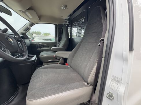 Used 2024 Chevrolet Express 2500 w/ Driver Convenience Package image 14