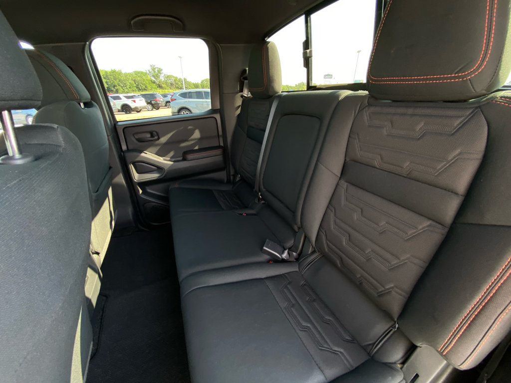 Used 2026 Nissan Frontier PRO-4X AWD/4WD image 12