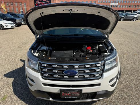 Used 2016 Ford Explorer Limited w/ Equipment Group 301A AWD/4WD image 3