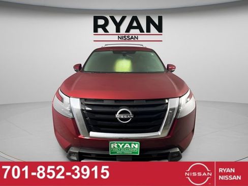 New 2025 Nissan Pathfinder Platinum image 12