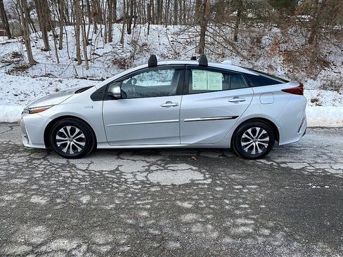 Used 2022 Toyota Prius Prime Limited image 4