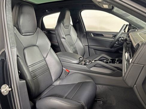 New 2026 Porsche Cayenne GTS image 40