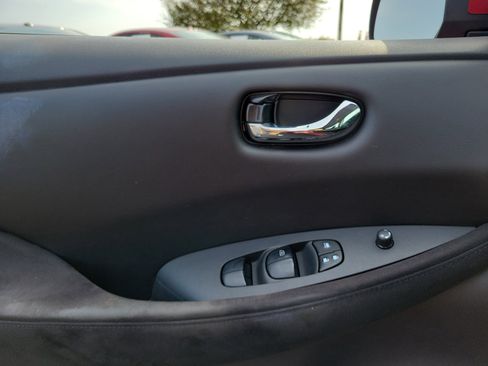 Used 2013 Nissan Leaf S FWD image 17