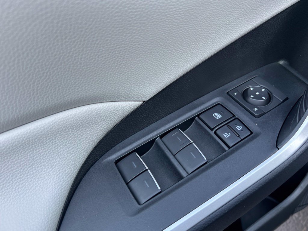 Certified 2025 Toyota RAV4 XLE AWD/4WD image 11