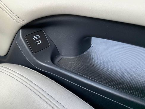 Certified 2025 Honda HR-V EX-L image 27