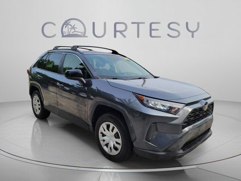 Used 2020 Toyota RAV4 LE w/ Carpet Mat Package FWD image 4
