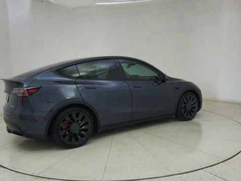 Used 2025 Tesla Model Y Performance image 70