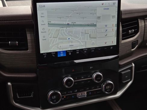 Used 2022 Ford Expedition Limited image 22