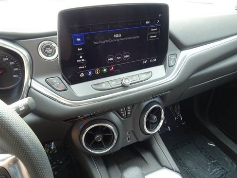 Used 2024 Chevrolet Blazer LT w/ Convenience Package FWD image 20