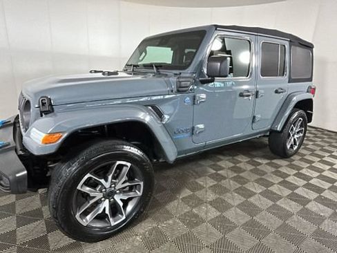 Used 2024 Jeep Wrangler Unlimited AWD/4WD image 6