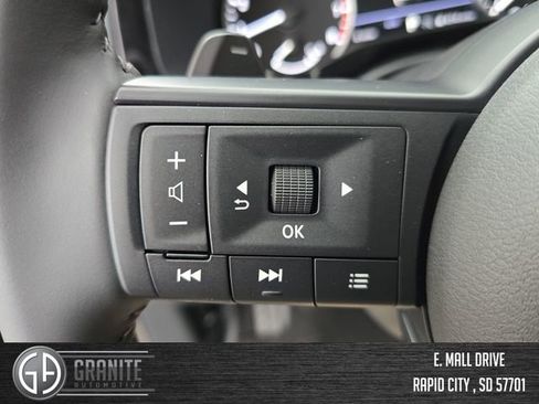 New 2025 Nissan Pathfinder SV w/ Black Appearance Package image 29