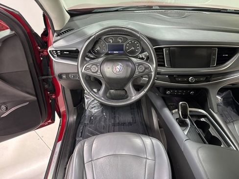 Used 2020 Buick Enclave Essence image 17