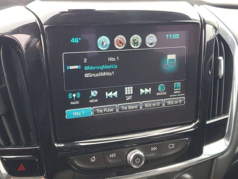 Used 2018 Chevrolet Traverse LT image 17